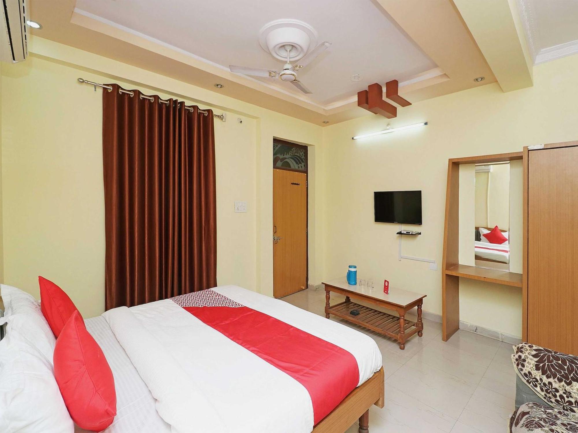 โอโย 12775 ภารตะ พลาซา Hotel โกตา ภายนอก รูปภาพ