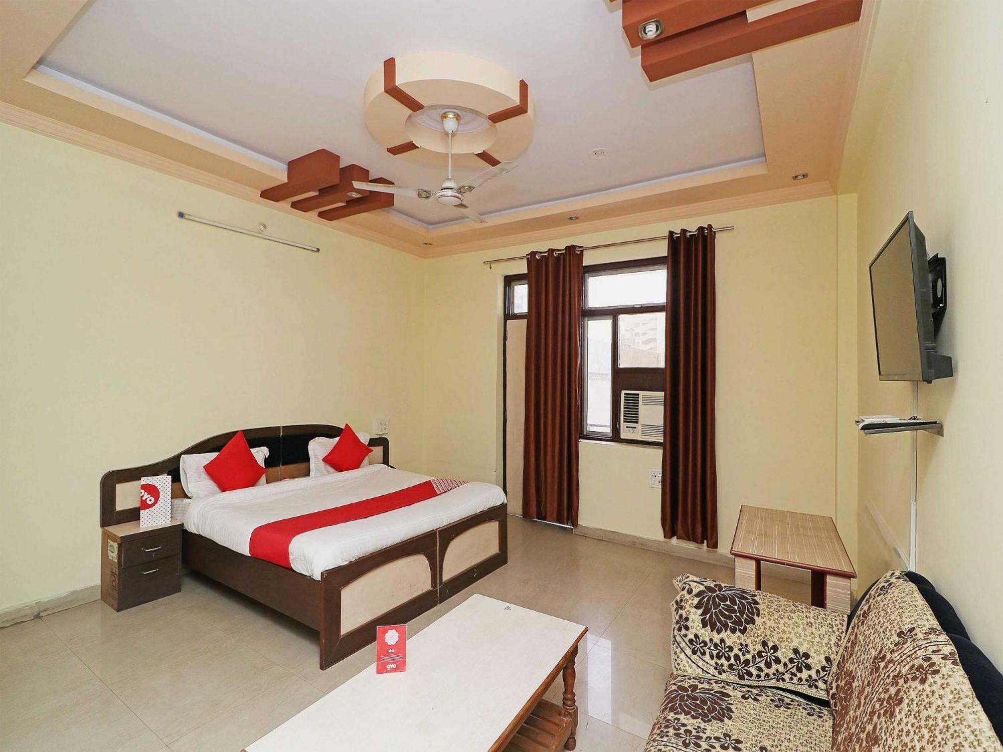 โอโย 12775 ภารตะ พลาซา Hotel โกตา ภายนอก รูปภาพ