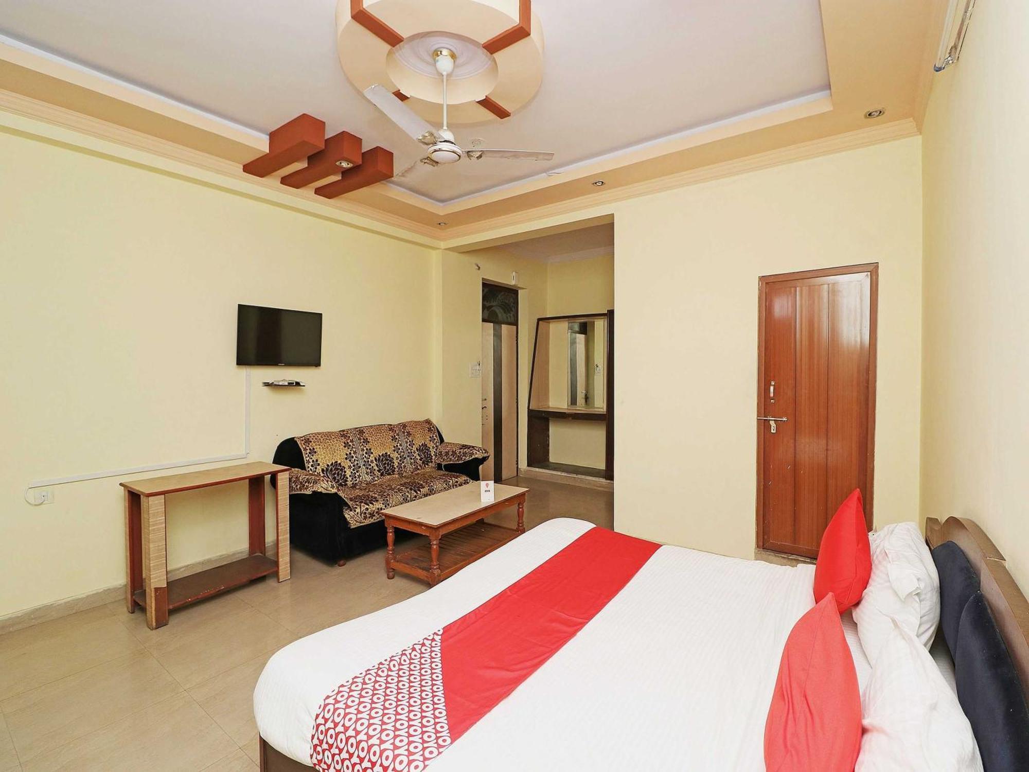 โอโย 12775 ภารตะ พลาซา Hotel โกตา ภายนอก รูปภาพ